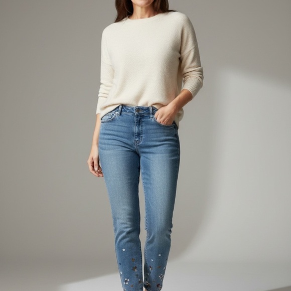 🌼 Charlie B Embroidered Ankle Jeans – Size 8 - Picture 5 of 8
